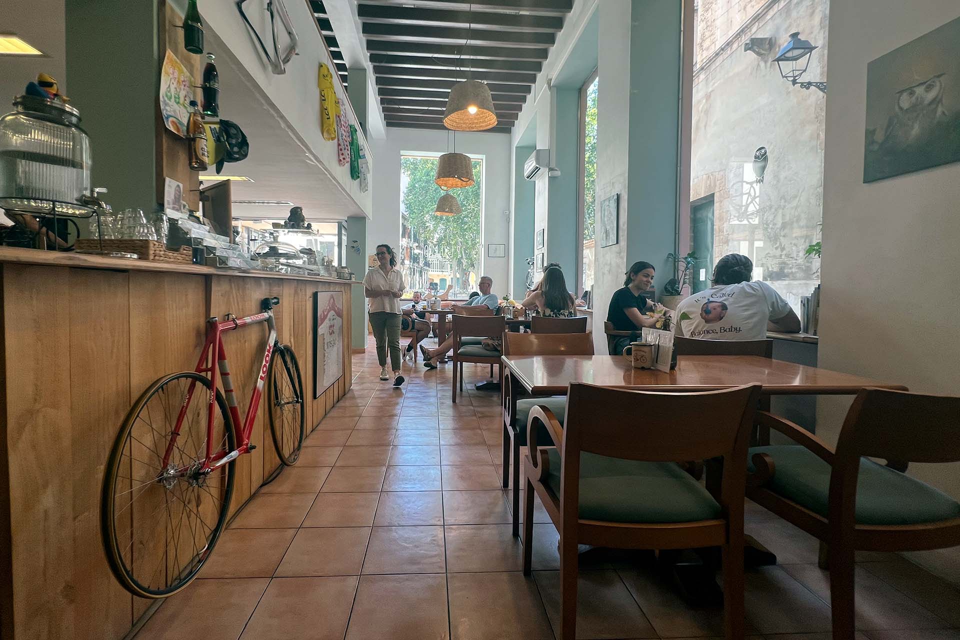 mallorca cycling cafe en palma